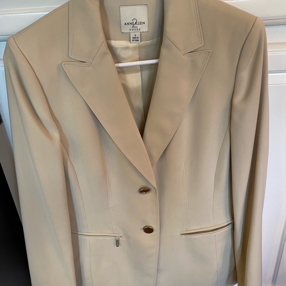 Anne 2Klein pant suit